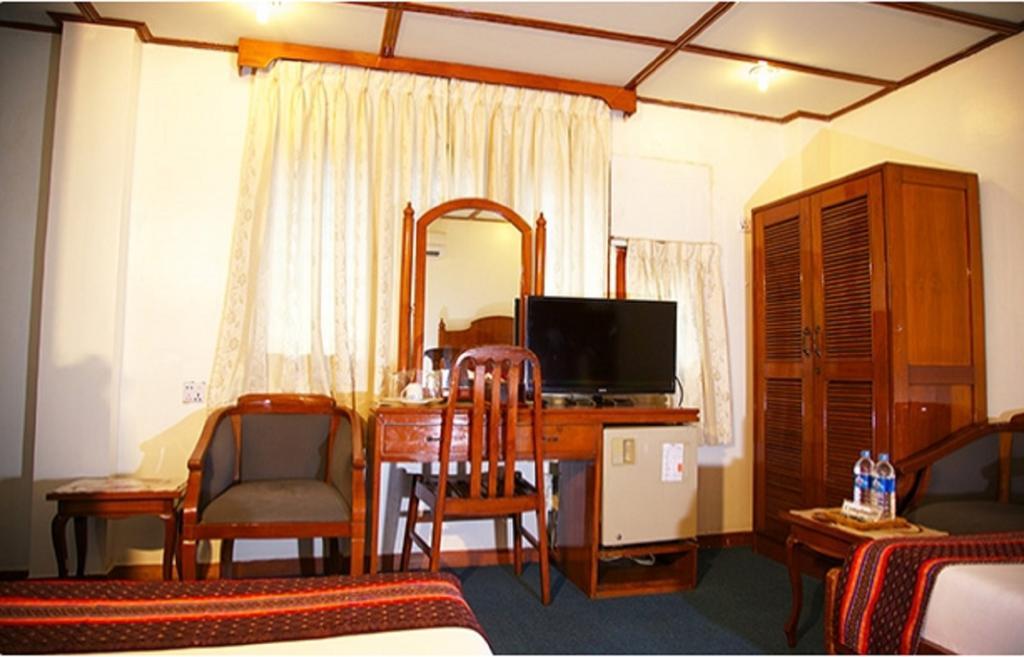 Yoma Hotel Yangon Dış mekan fotoğraf